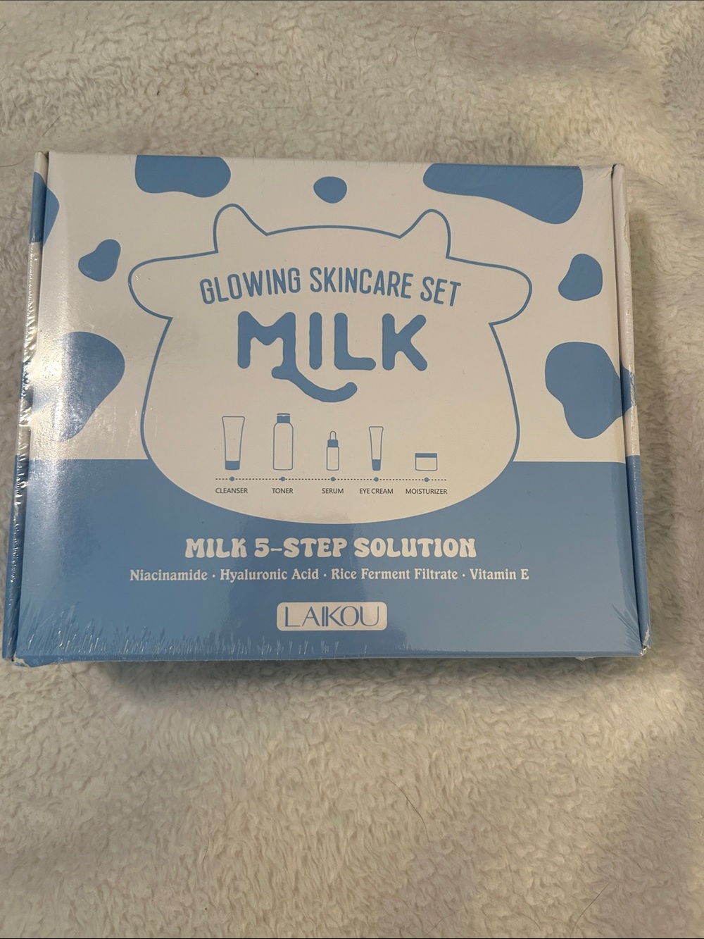 Aiko Milk Glowing Skincare Set - Blue & White